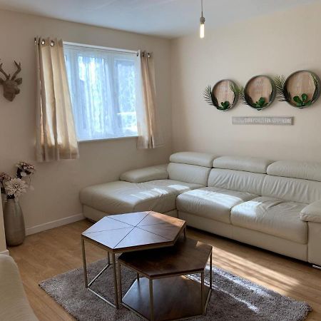 Modern Flat Apartment วัตฟอร์ด ภายนอก รูปภาพ