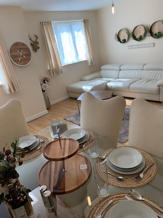 Modern Flat Apartment วัตฟอร์ด ภายนอก รูปภาพ