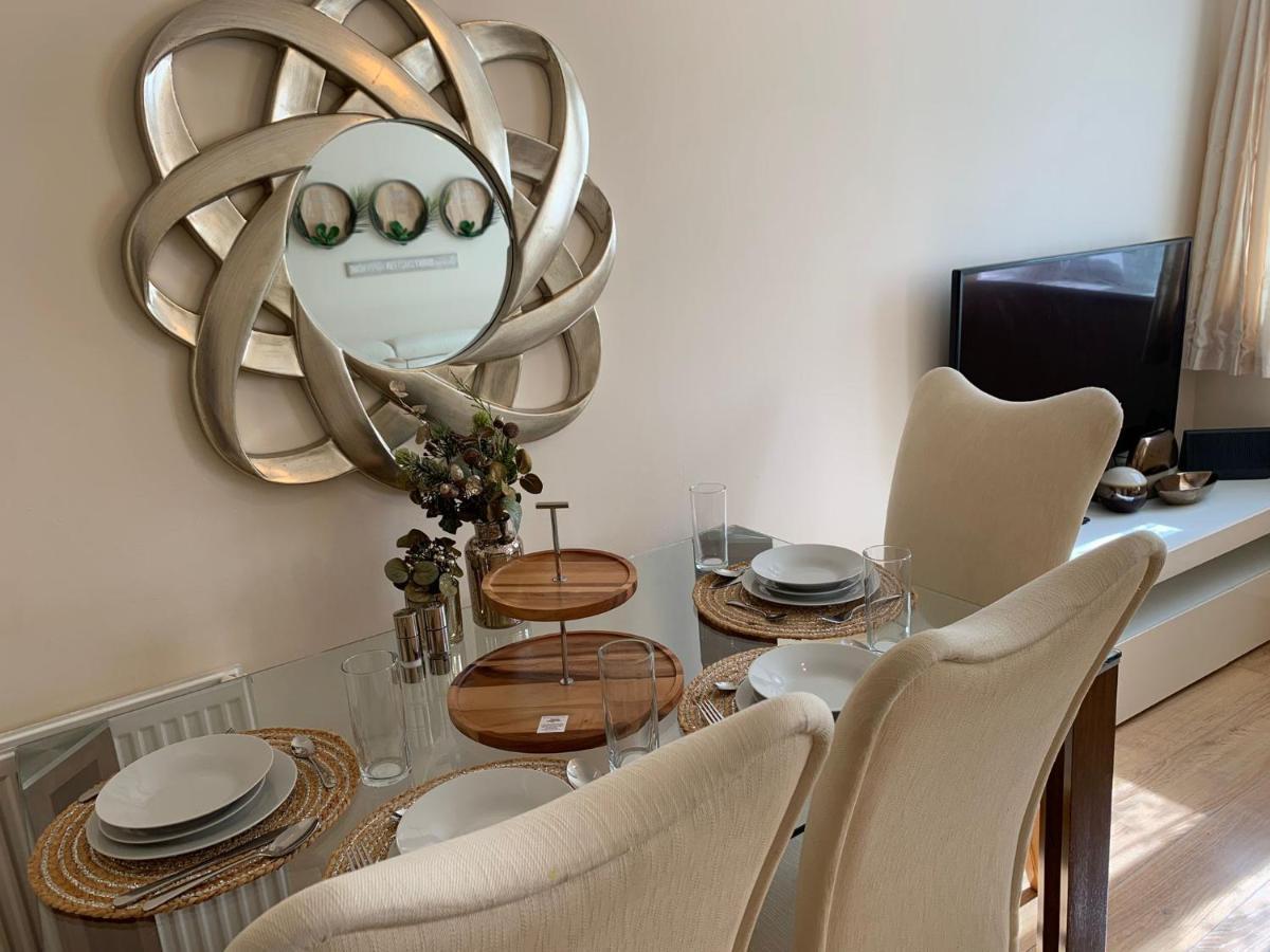 Modern Flat Apartment วัตฟอร์ด ภายนอก รูปภาพ