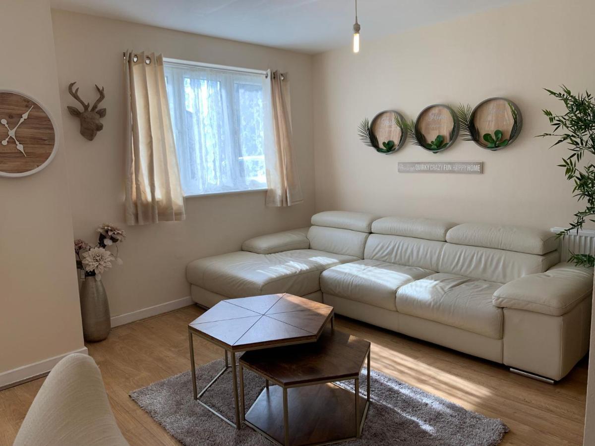 Modern Flat Apartment วัตฟอร์ด ภายนอก รูปภาพ