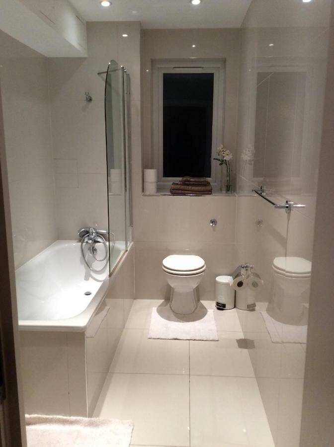 Modern Flat Apartment วัตฟอร์ด ภายนอก รูปภาพ