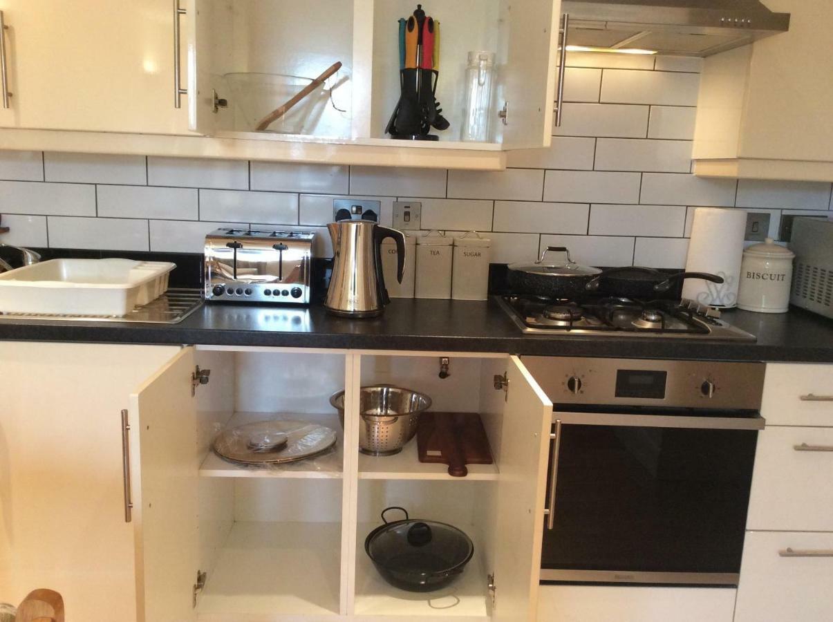 Modern Flat Apartment วัตฟอร์ด ภายนอก รูปภาพ