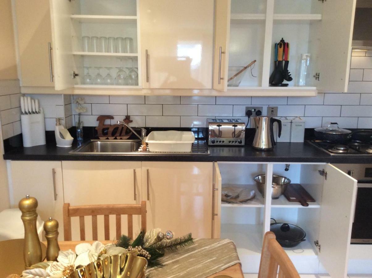Modern Flat Apartment วัตฟอร์ด ภายนอก รูปภาพ